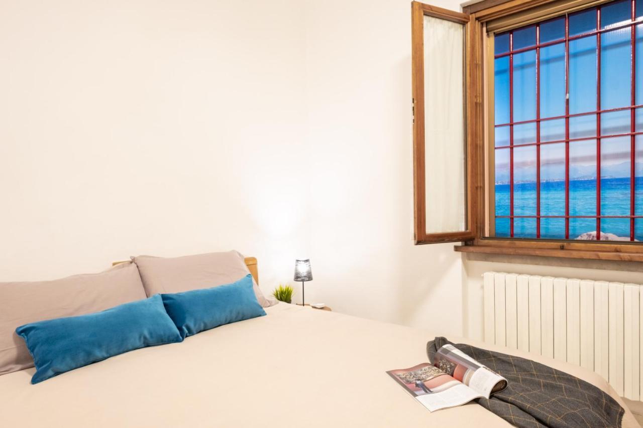 Casa Dolce Casa Desenzano - 2 Passi Dal Lago Lägenhet Desenzano del Garda Exteriör bild