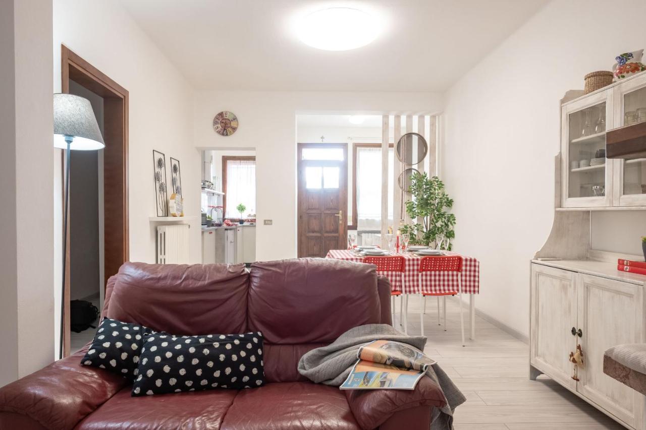 Casa Dolce Casa Desenzano - 2 Passi Dal Lago Lägenhet Desenzano del Garda Exteriör bild