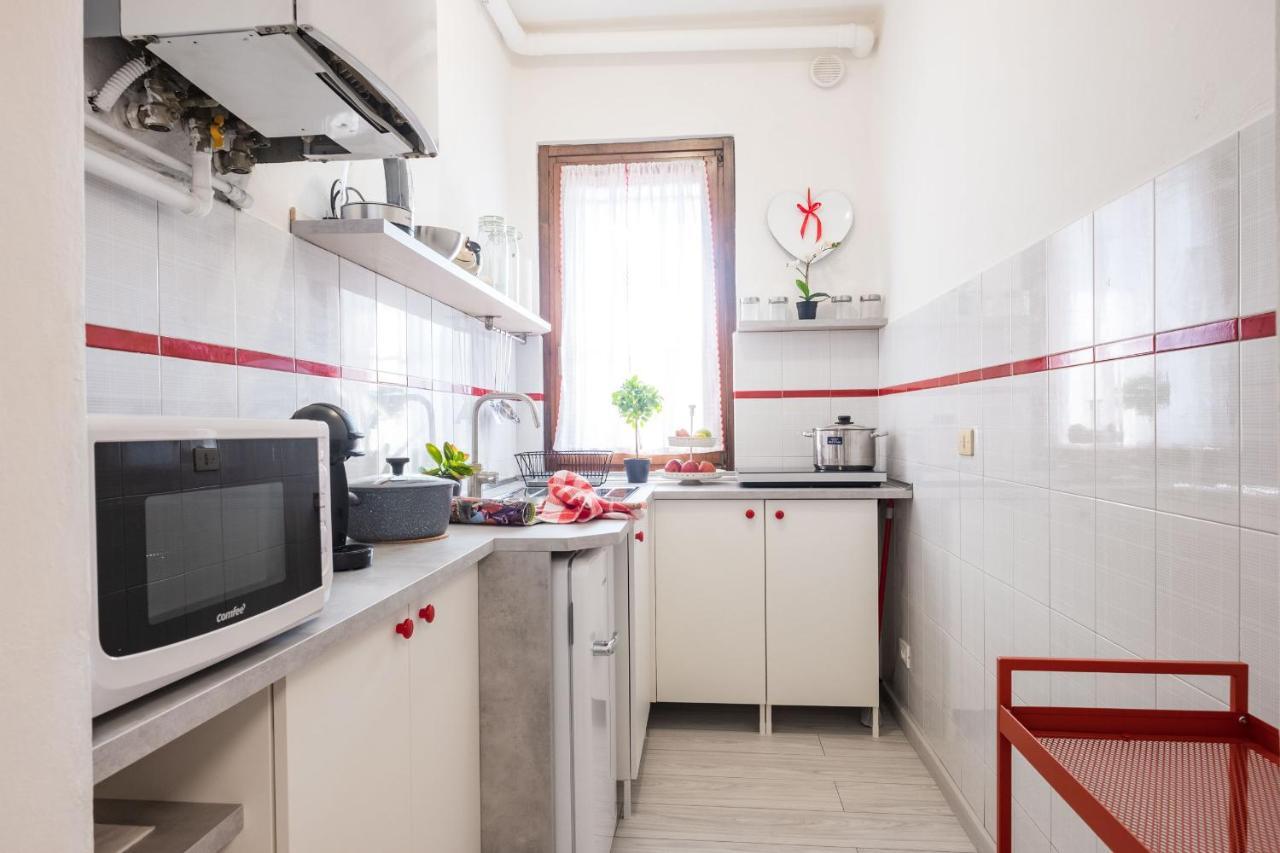 Casa Dolce Casa Desenzano - 2 Passi Dal Lago Lägenhet Desenzano del Garda Exteriör bild