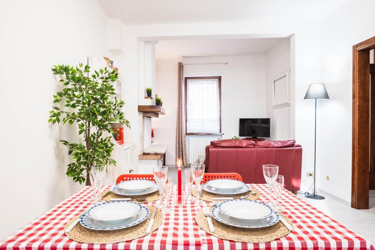 Casa Dolce Casa Desenzano - 2 Passi Dal Lago Lägenhet Desenzano del Garda Exteriör bild